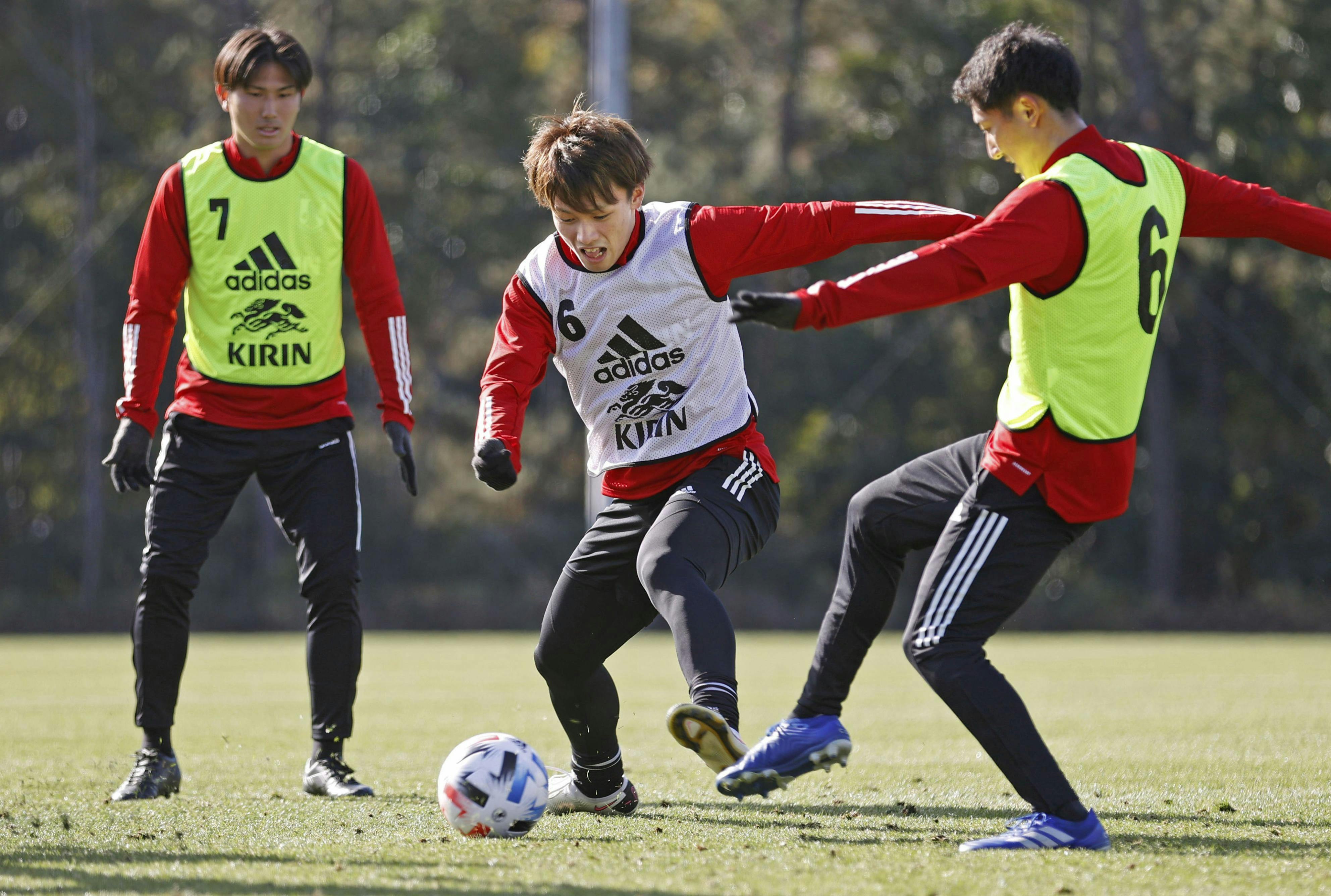 サッカー五輪代表 Oa抜きもあり 国内にも有望株 日本経済新聞 サッカー五輪代表 Oa抜きもあり 国内にも有望株 日本経済新聞