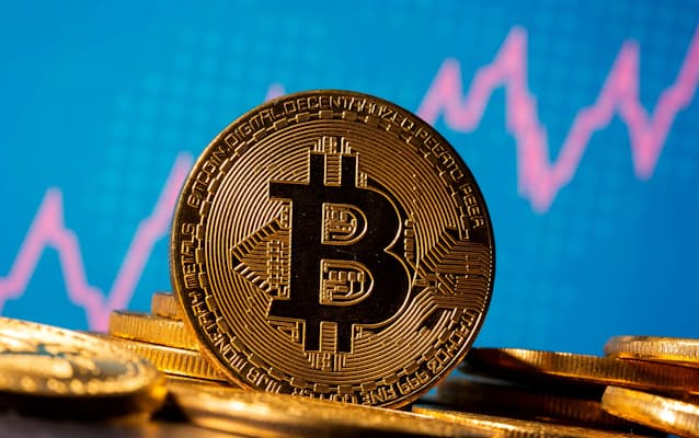 ビットコイン4万ドル突破 1年で5倍に 日本経済新聞