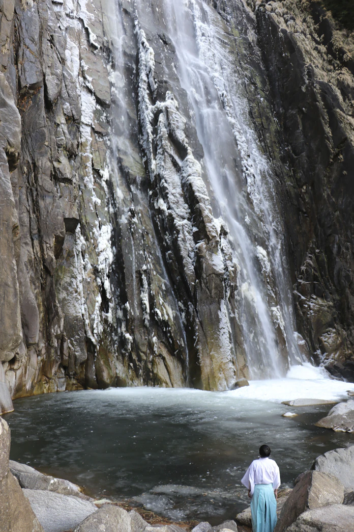 世界遺産の滝つぼ凍る 和歌山 那智勝浦町 日本経済新聞 世界遺産の滝つぼ凍る 和歌山 那智勝浦町 日本経済新聞