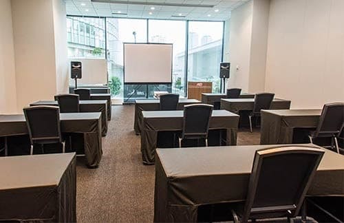 Tkp サテライトオフィス参入 貸会議室転用 日本経済新聞