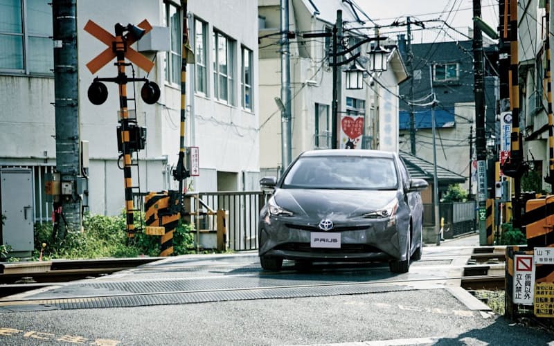 トヨタ自動車のHEV「プリウス」(出所:トヨタ自動車) トヨタ自動車のHEV「プリウス」(出所:トヨタ自動車)