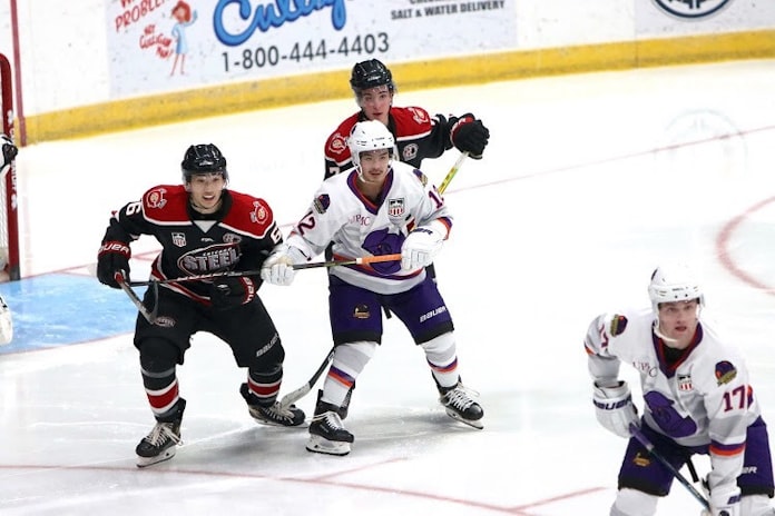 夢へ一直線 中2でカナダへ アイスホッケー安藤優作 日本経済新聞 夢へ一直線 中2でカナダへ アイスホッケー安藤優作 日本経済新聞