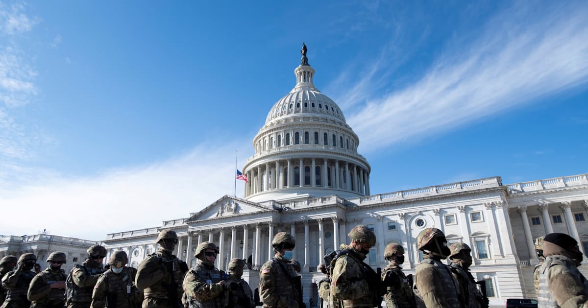 バイデン次期米大統領就任式 警護の州兵も身辺調査 日本経済新聞 バイデン次期米大統領就任式 警護の州兵も身辺調査 日本経済新聞