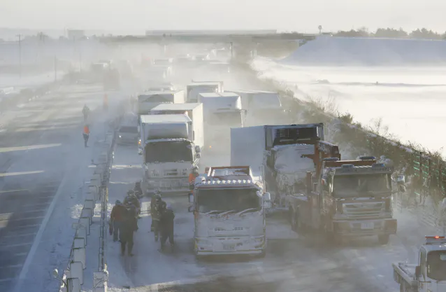 東北道で多重事故 130台超に影響 ホワイトアウトか 日本経済新聞 東北道で多重事故 130台超に影響 ホワイトアウトか 日本経済新聞