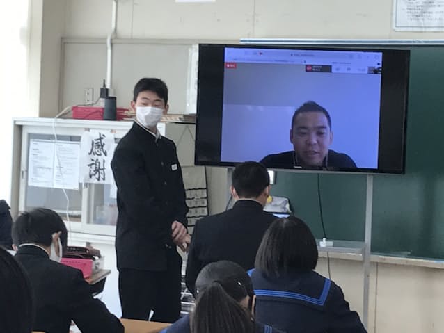 鹿嶋の中学校にメルカリ会長 登壇 オンラインで講座 日本経済新聞 鹿嶋の中学校にメルカリ会長 登壇 オンラインで講座 日本経済新聞