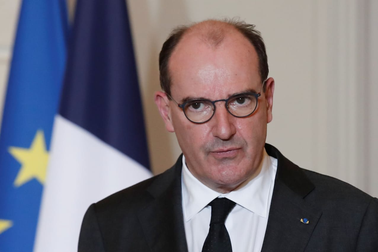 EU域外との出入国禁止を決めたフランスのカステックス首相=ロイター