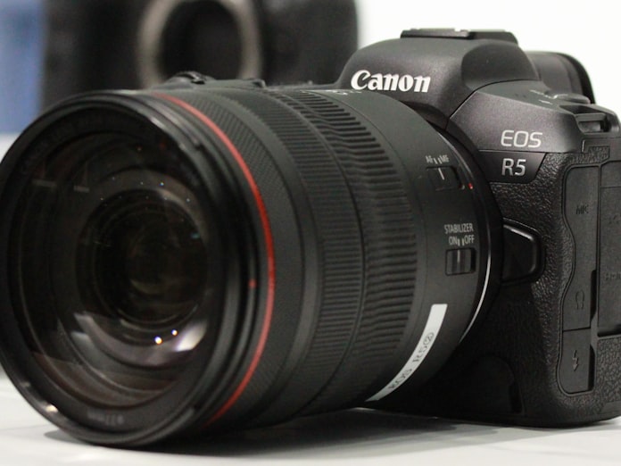 デジカメ 年世界出荷42 減 一眼をミラーレスが抜く 日本経済新聞 デジカメ 年世界出荷42 減 一眼をミラーレスが抜く 日本経済新聞