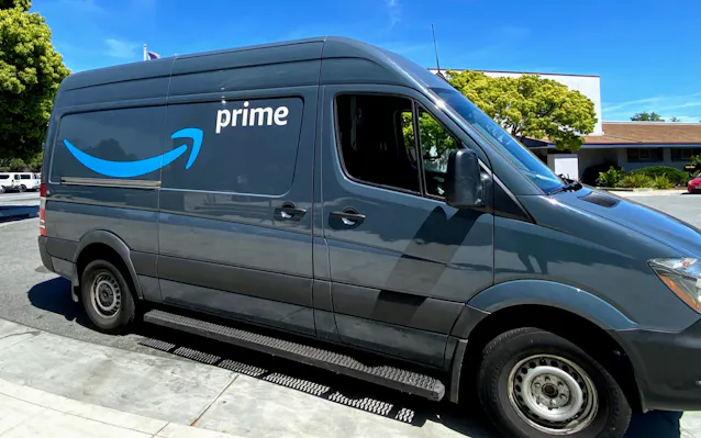 Amazonの10 12月期 売上高44 増 初の1000億ドル超 日本経済新聞 Amazonの10 12月期 売上高44 増 初の1000億ドル超 日本経済新聞