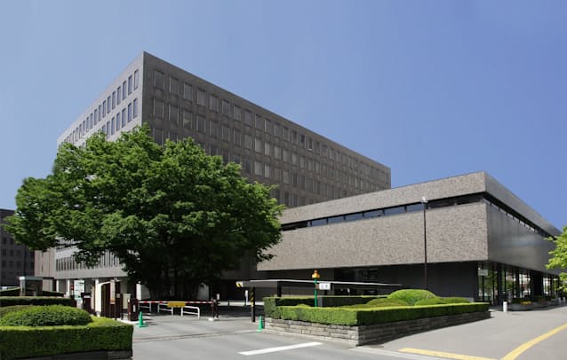 八十二銀行 未利用口座に手数料導入 既存顧客も対象 日本経済新聞