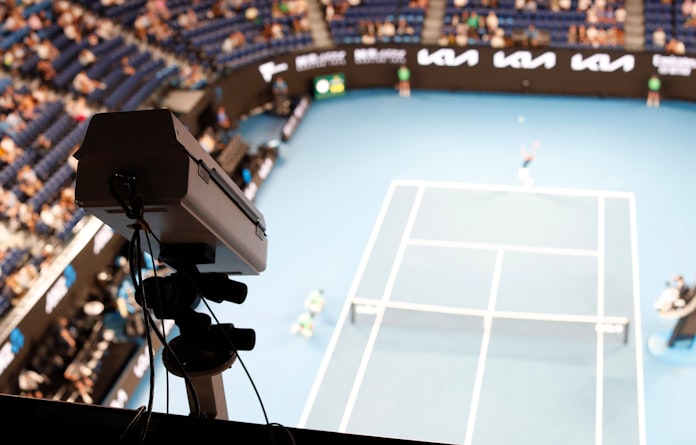 新型コロナ 自動線審 Inかoutか コロナ禍の全豪テニスで導入 日本経済新聞