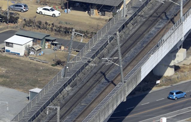 東北新幹線の電柱傾く 那須塩原 盛岡が運休 日本経済新聞 東北新幹線の電柱傾く 那須塩原 盛岡が運休 日本経済新聞