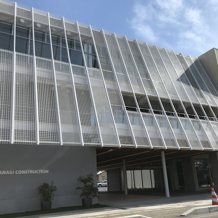 新型コロナ 新潟の小柳建設 新社屋を地域開放 働き方改革軸の設計 日本経済新聞 新型コロナ 新潟の小柳建設 新社屋を地域開放 働き方改革軸の設計 日本経済新聞