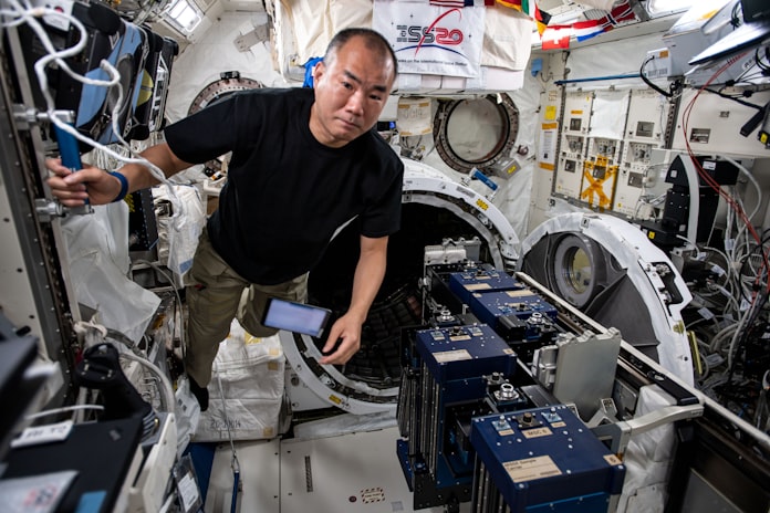 宇宙飛行士 文系も応募可能に Jaxaが条件緩和 日本経済新聞 宇宙飛行士 文系も応募可能に Jaxaが条件緩和 日本経済新聞