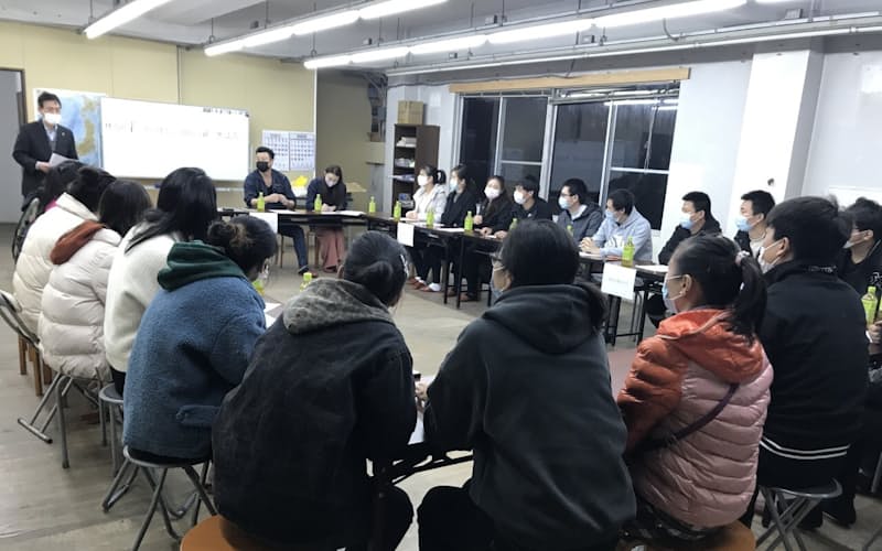ホッタバイオファームは中国人実習生16人との交流会を開いた(鉾田市、2月19日) ホッタバイオファームは中国人実習生16人との交流会を開いた(鉾田市、2月19日)