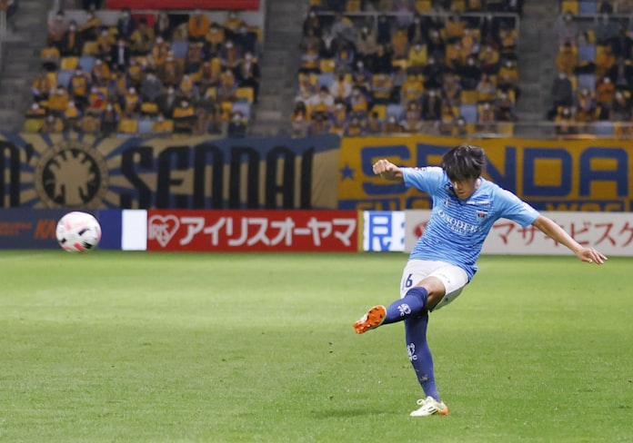 飲水タイムは作戦タイム コロナで変わるサッカー 日本経済新聞 飲水タイムは作戦タイム コロナで変わるサッカー 日本経済新聞