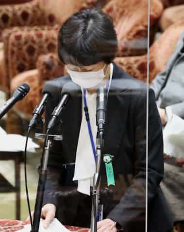 山田広報官が陳謝 深く反省 接待問題 辞任は否定 日本経済新聞 山田広報官が陳謝 深く反省 接待問題 辞任は否定 日本経済新聞