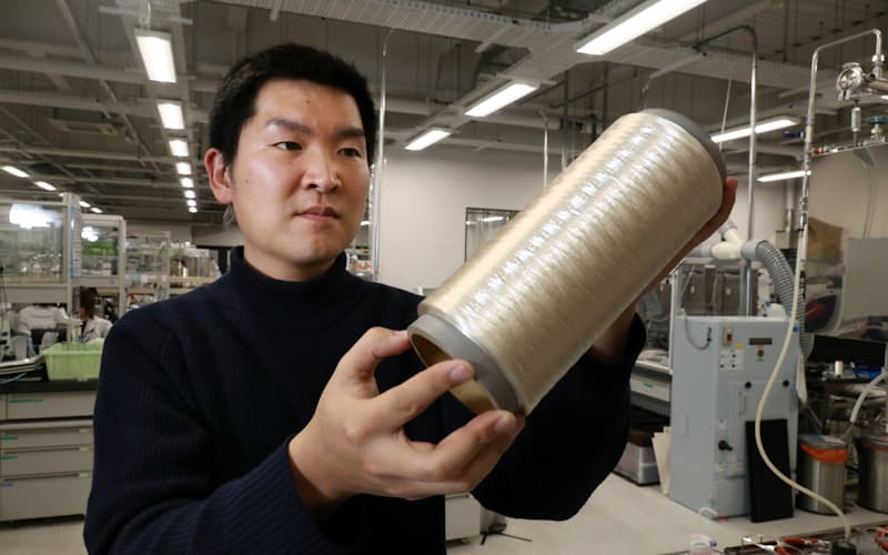 スパイバーの関山和秀代表は脱石油の繊維で世界市場を狙う スパイバーの関山和秀代表は脱石油の繊維で世界市場を狙う