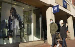 米国では現金給付などを背景に消費意欲が高まってる(マサチューセッツ州)=AP 米国では現金給付などを背景に消費意欲が高まってる(マサチューセッツ州)=AP