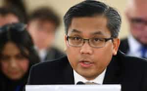 ミャンマーのチョー・モー・トゥン国連大使は国軍による人々の弾圧を止め、民主主義を回復させるよう訴えた=ロイター ミャンマーのチョー・モー・トゥン国連大使は国軍による人々の弾圧を止め、民主主義を回復させるよう訴えた=ロイター