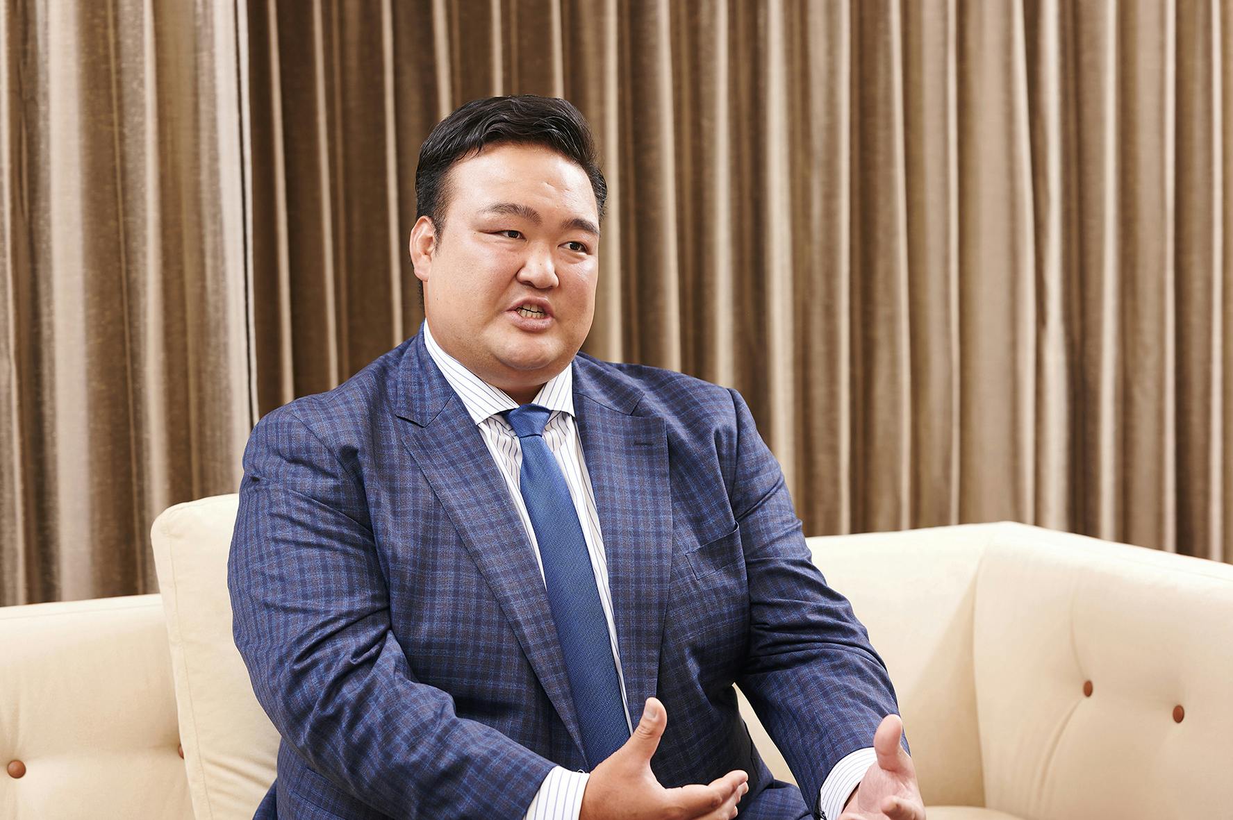 元横綱稀勢の里が早大院修了 学ぶ姿勢 第二の人生も 日本経済新聞 元横綱稀勢の里が早大院修了 学ぶ姿勢 第二の人生も 日本経済新聞