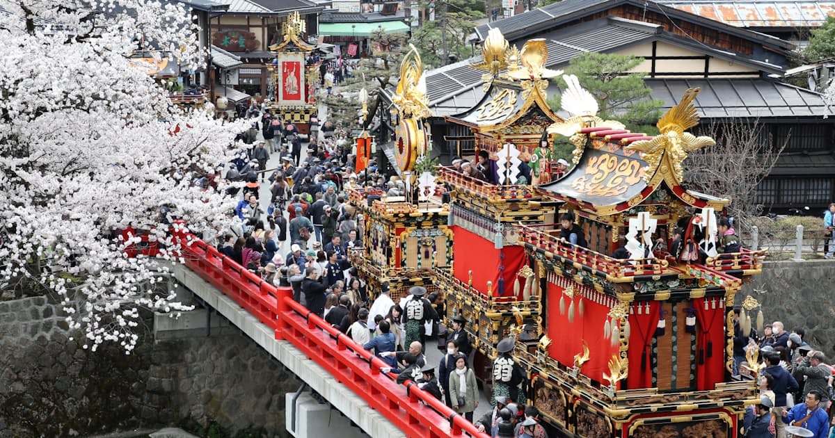 高山祭 規模縮小して開催 昨年は中止 日本経済新聞 高山祭 規模縮小して開催 昨年は中止 日本経済新聞