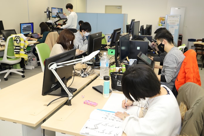 秋田にアニメ産業を つむぎ秋田アニメlab桜井司社長 日本経済新聞 秋田にアニメ産業を つむぎ秋田アニメlab桜井司社長 日本経済新聞