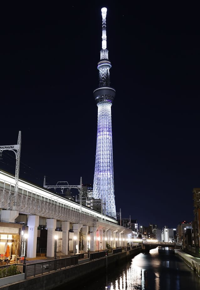 東京大空襲76年で鎮魂 スカイツリー 白くライトアップ 日本経済新聞 東京大空襲76年で鎮魂 スカイツリー 白くライトアップ 日本経済新聞