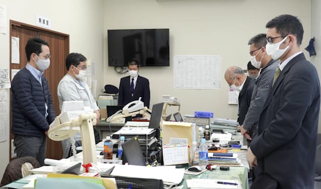 熊本地震の被災地で黙とう 益城町 復興支援に感謝も 日本経済新聞 熊本地震の被災地で黙とう 益城町 復興支援に感謝も 日本経済新聞