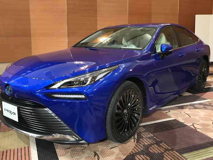 トヨタ、中国でFCV基幹部品生産 清華大と国外初: 日本経済新聞