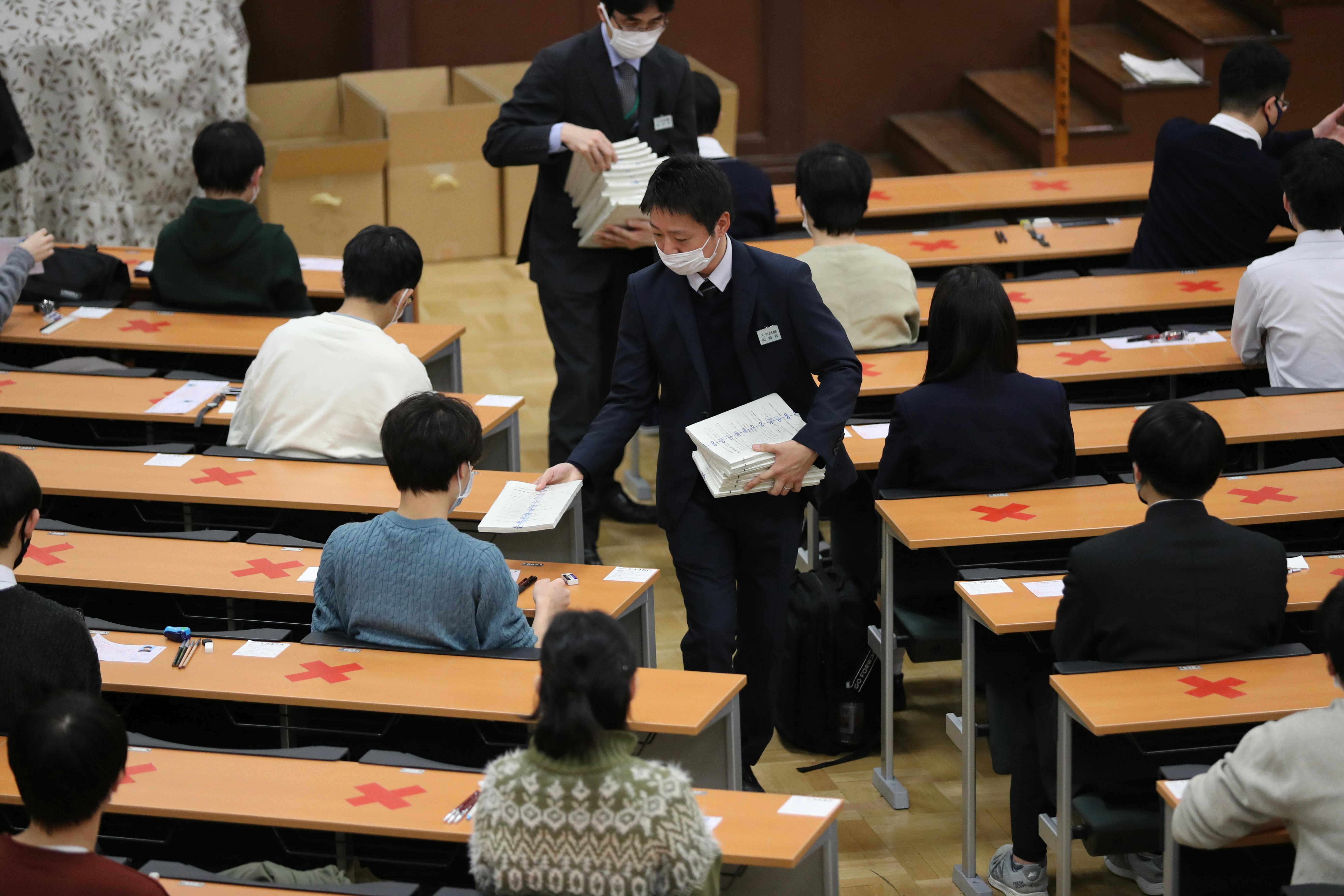 大学入試でプログラミング出題 25年共通テストで導入へ 日本経済新聞 大学入試でプログラミング出題 25年共通テストで導入へ 日本経済新聞