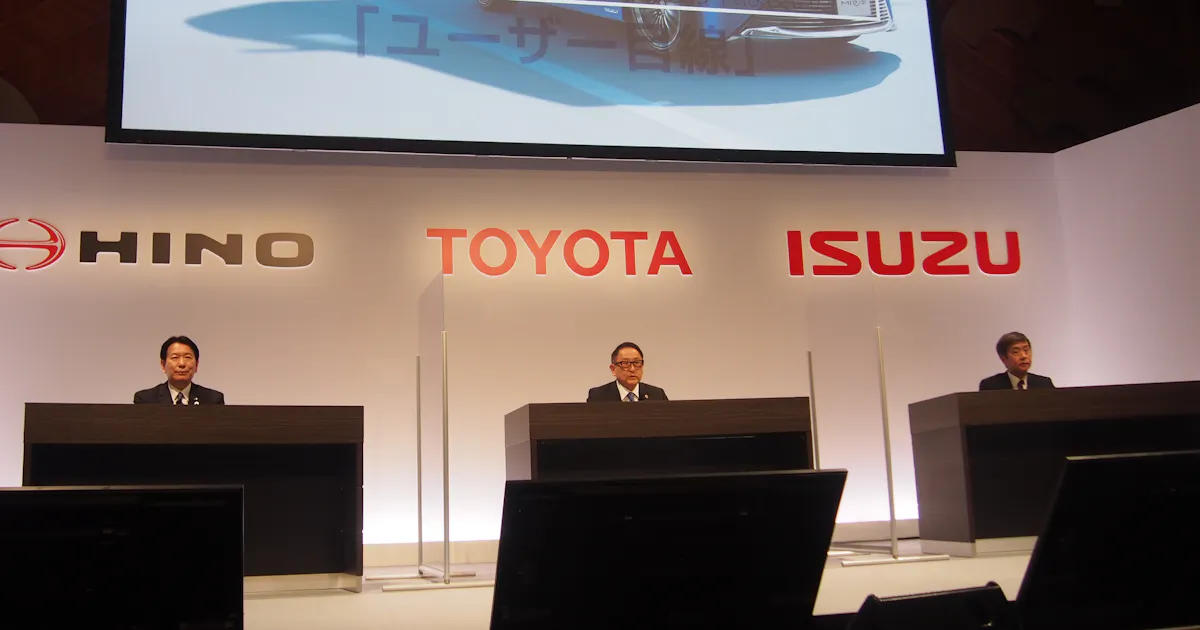 トヨタ・いすゞ・日野提携 3社トップが会見: 日本経済新聞