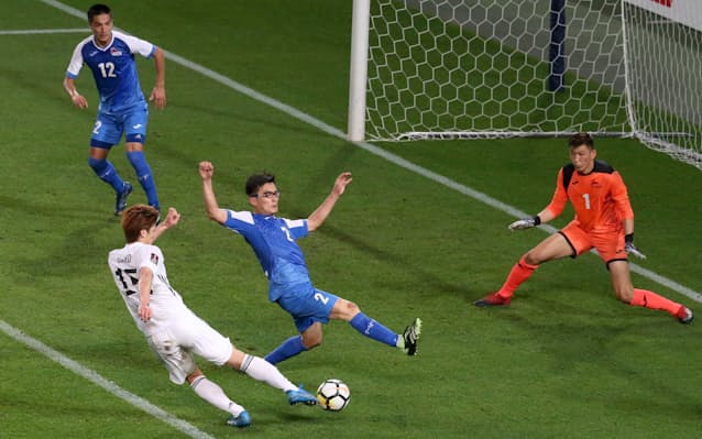 サッカー日本 W杯8強に光 選手層が急激に厚く 日本経済新聞 サッカー日本 W杯8強に光 選手層が急激に厚く 日本経済新聞