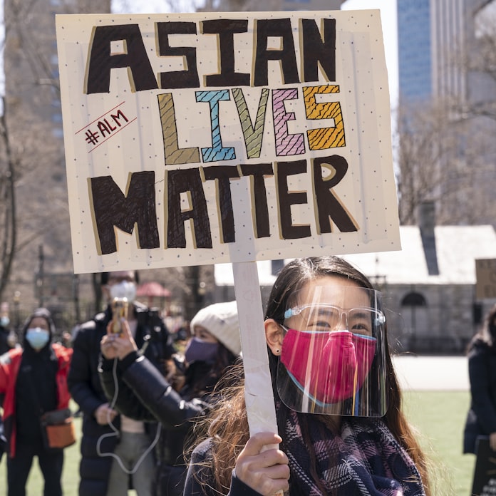 新型コロナ 防げ アジアンヘイト 米各地で 覆面警官 や付き添いボランティア 日本経済新聞 新型コロナ 防げ アジアンヘイト 米各地で 覆面警官 や付き添いボランティア 日本経済新聞