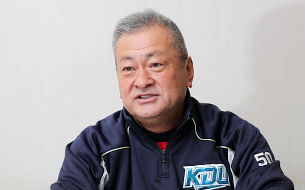  たなか・ひでまさ　1957年生まれ、大阪府出身。85年大阪・上宮高コーチに就任。91年同校監督となり、93年選抜高校野球大会で優勝。2003年に大阪・柏原高（現東大阪大柏原高）の監督に就任し、11年夏に甲子園出場。14年から母校の近畿大を率い、阪神の佐藤輝明らを育てた。
