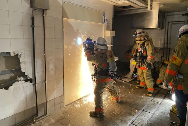 解体前 現場 で実戦訓練 消防力向上へ企業と協定 日本経済新聞 解体前 現場 で実戦訓練 消防力向上へ企業と協定 日本経済新聞