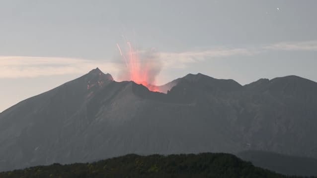 桜島で爆発的噴火 気象庁 火砕流情報は 噴煙の一部 日本経済新聞 桜島で爆発的噴火 気象庁 火砕流情報は 噴煙の一部 日本経済新聞