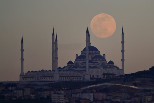 新型コロナ トルコ 初の全面ロックダウンへ 夏の観光需要に備え 日本経済新聞 新型コロナ トルコ 初の全面ロックダウンへ 夏の観光需要に備え 日本経済新聞