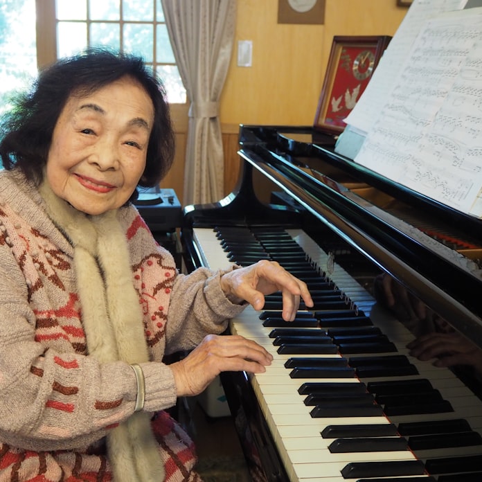 100歳のピアニスト 室井摩耶子 衰えぬ音楽への探究心 日本経済新聞 100歳のピアニスト 室井摩耶子 衰えぬ音楽への探究心 日本経済新聞
