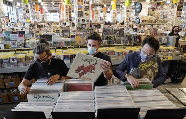 米消費者信頼感 4月12 7ポイント急上昇 回復堅調 日本経済新聞