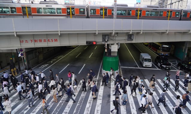 新型コロナ 連休明け 通勤混雑変わらず 満員電車怖い 日本経済新聞 新型コロナ 連休明け 通勤混雑変わらず 満員電車怖い 日本経済新聞
