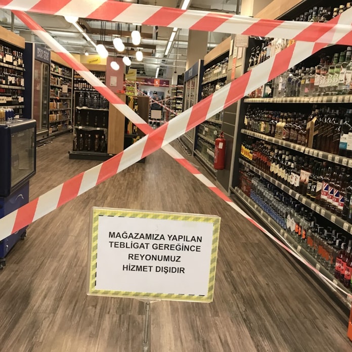 トルコ 禁酒令 で揺らぐ世俗主義 日本経済新聞