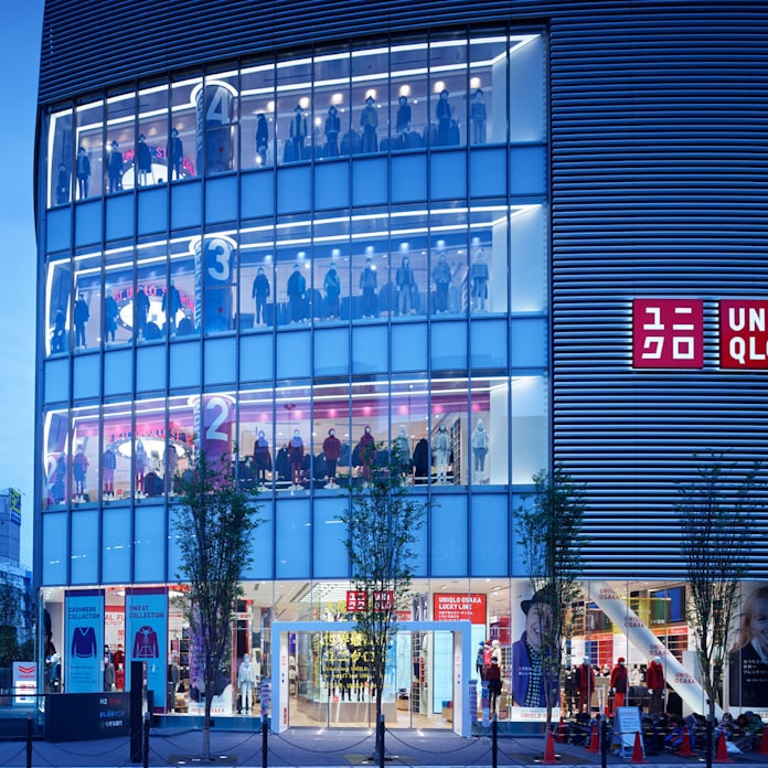 ユニクロ4月売上高 84 増 19年比では約2割減 日本経済新聞 ユニクロ4月売上高 84 増 19年比では約2割減 日本経済新聞