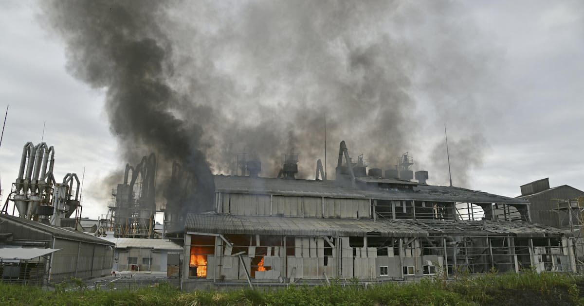 福島 いわきで工場爆発 堺化学工業 4人けが 日本経済新聞