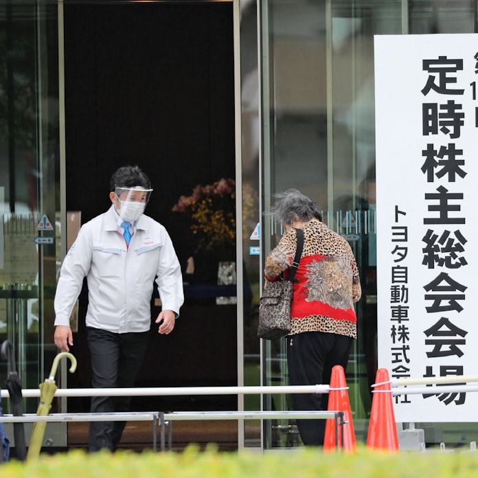 トヨタが総会招集通知 役員報酬21 減 近cfo取締役に 日本経済新聞 トヨタが総会招集通知 役員報酬21 減 近cfo取締役に 日本経済新聞
