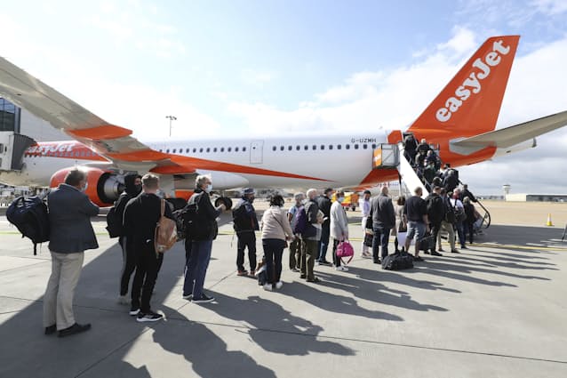 新型コロナ 欧州で規制緩和一段と ワクチン普及 英は海外旅行解禁 日本経済新聞 新型コロナ 欧州で規制緩和一段と ワクチン普及 英は海外旅行解禁 日本経済新聞