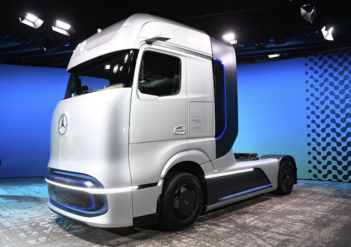 ダイムラー トラック Ev Fcv比率6割に 30年目標 日本経済新聞 ダイムラー トラック Ev Fcv比率6割に 30年目標 日本経済新聞