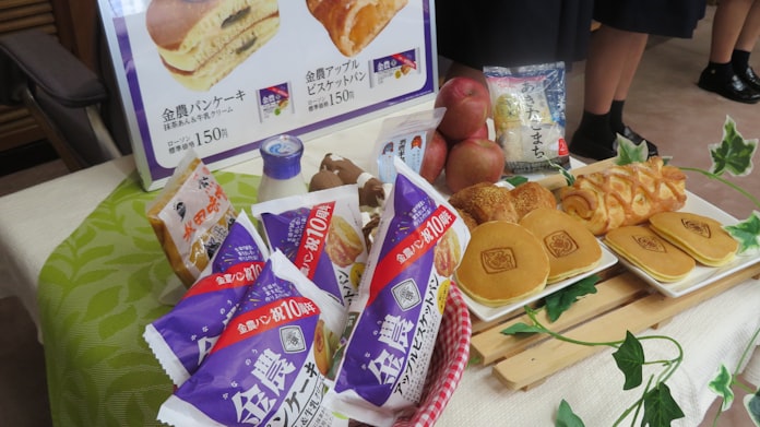 ローソンと金農が連携10年 秋田県産食材使ったパン 日本経済新聞 ローソンと金農が連携10年 秋田県産食材使ったパン 日本経済新聞