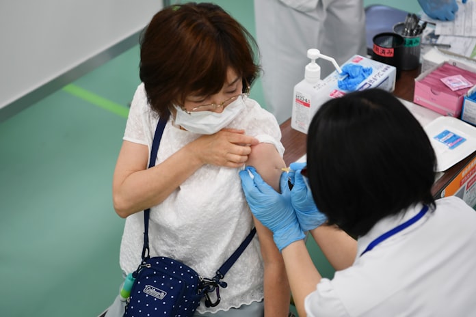 新型コロナ 余剰ワクチン 接種券なくても接種可能 厚労省が通知 日本経済新聞 新型コロナ 余剰ワクチン 接種券なくても接種可能 厚労省が通知 日本経済新聞