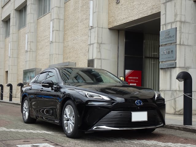 北陸銀行 社用車に燃料電池車 富山と福井で 日本経済新聞 北陸銀行 社用車に燃料電池車 富山と福井で 日本経済新聞