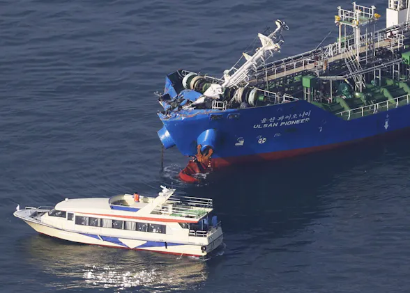 外国船と衝突し貨物船沈没 3人不明 愛媛県沖 日本経済新聞 外国船と衝突し貨物船沈没 3人不明 愛媛県沖 日本経済新聞